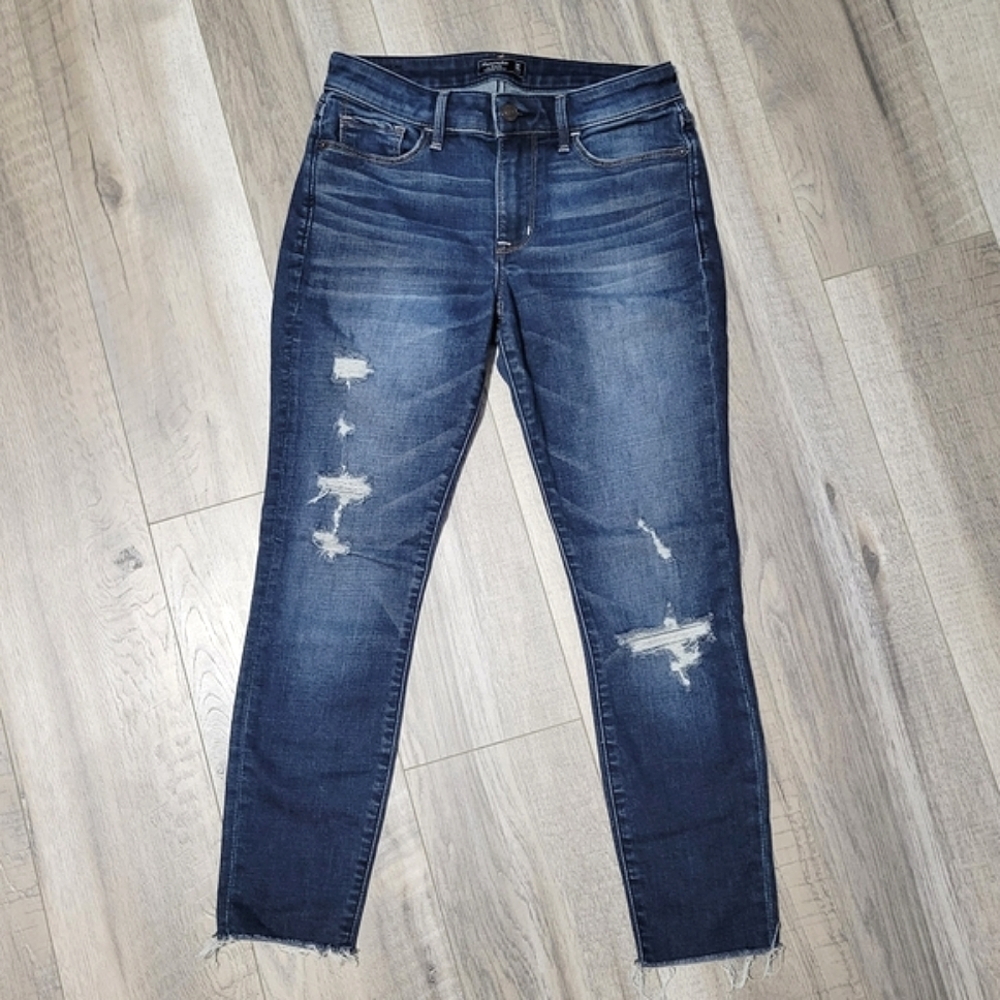 A&F Harper Ankle Distressed Jeans Size 24W/00 Short
